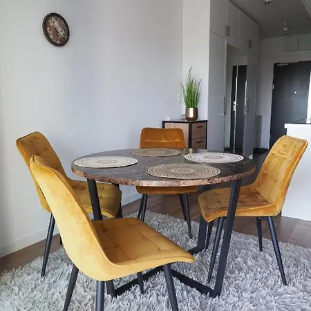 Апартаменти Aura *